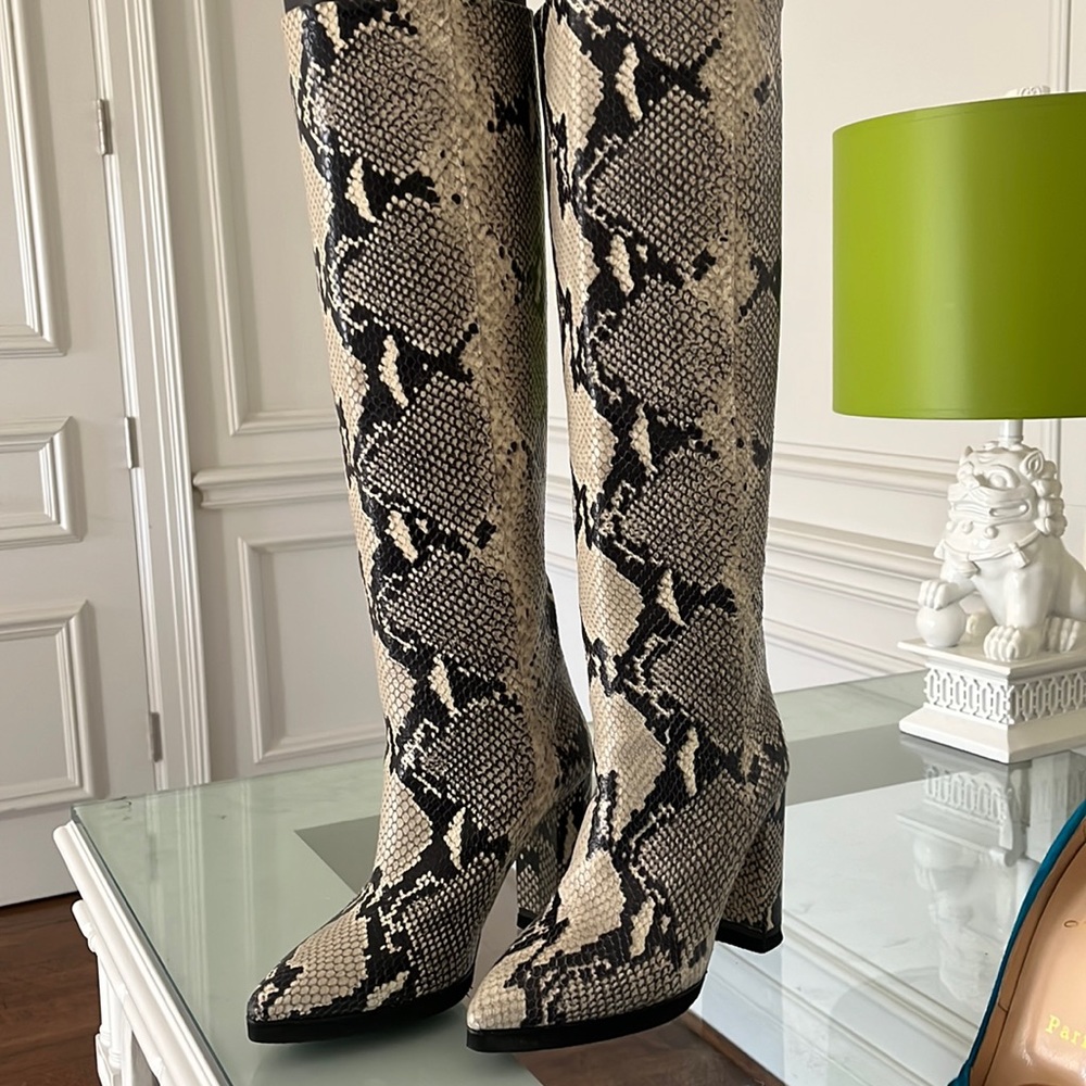 Paris texas animal print boots size 37